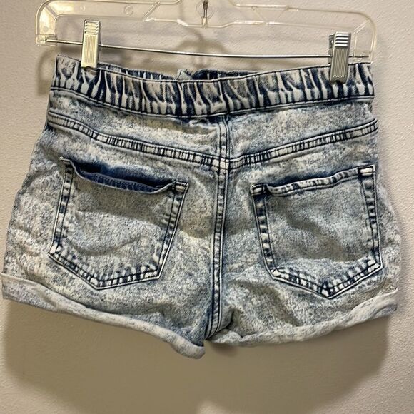 𝅺wild Fable woman’s acid wash jean shorts - Picture 7 of 12